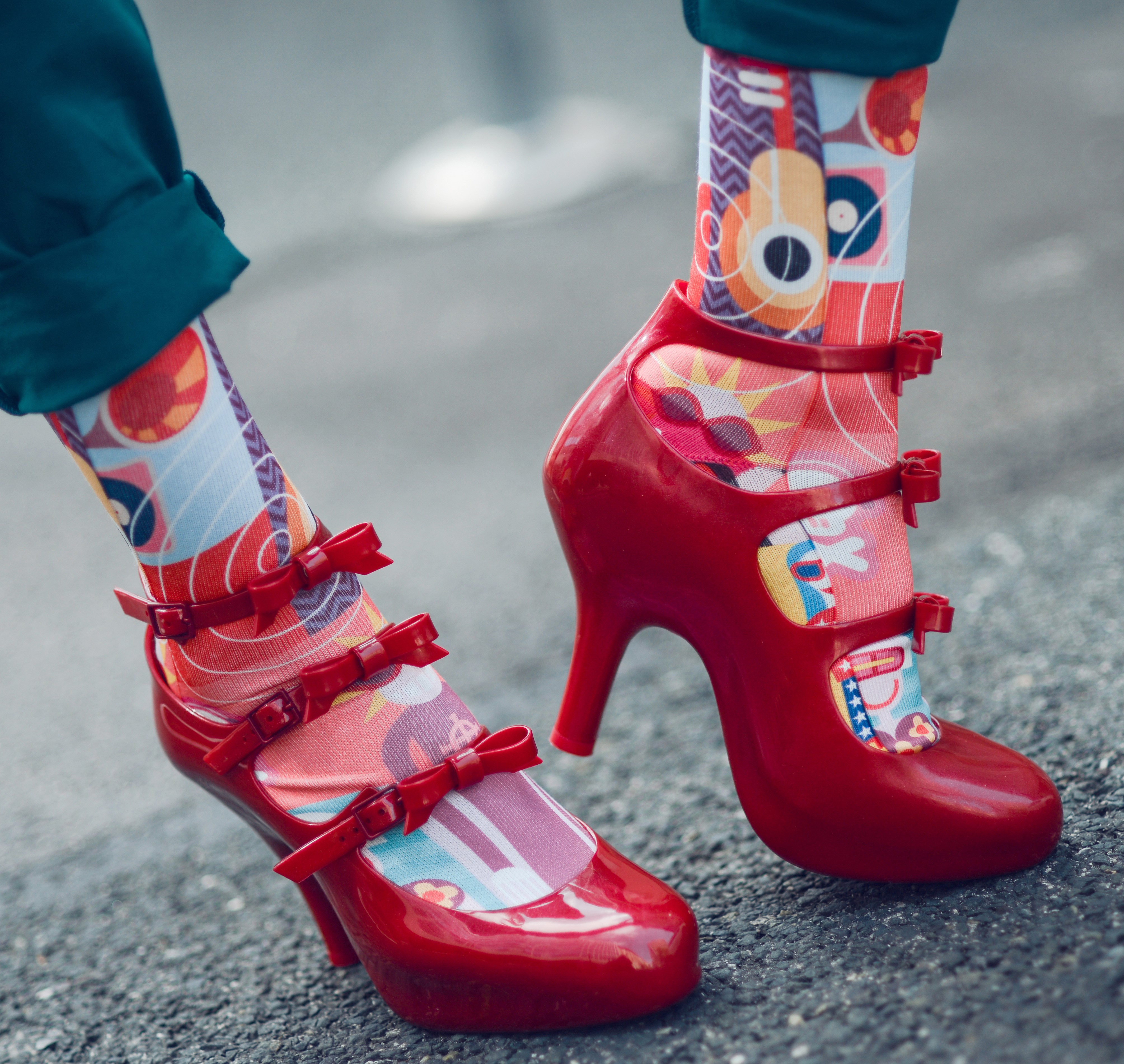 Wigglesteps: Are these the prettiest colorful socks this fall?