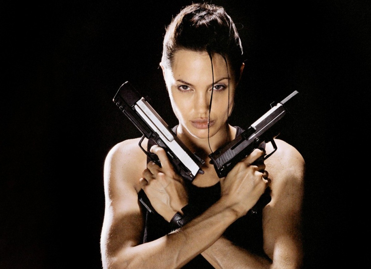 ɴᴏᴛ ᴀʟɪᴄɪᴀ ᴠɪᴋᴀɴᴅᴇʀ ⊛ on X: Friendly reminder that Angelina Jolie and  Alicia Vikander are portraying two very different versions of Lara Croft.   / X