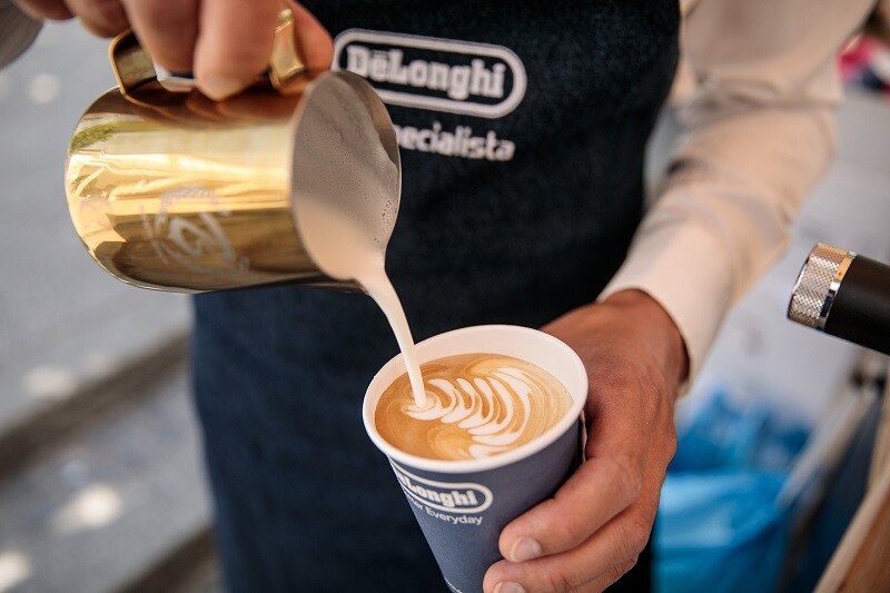 Cafeteras que te convertirán en un barista profesional en casa