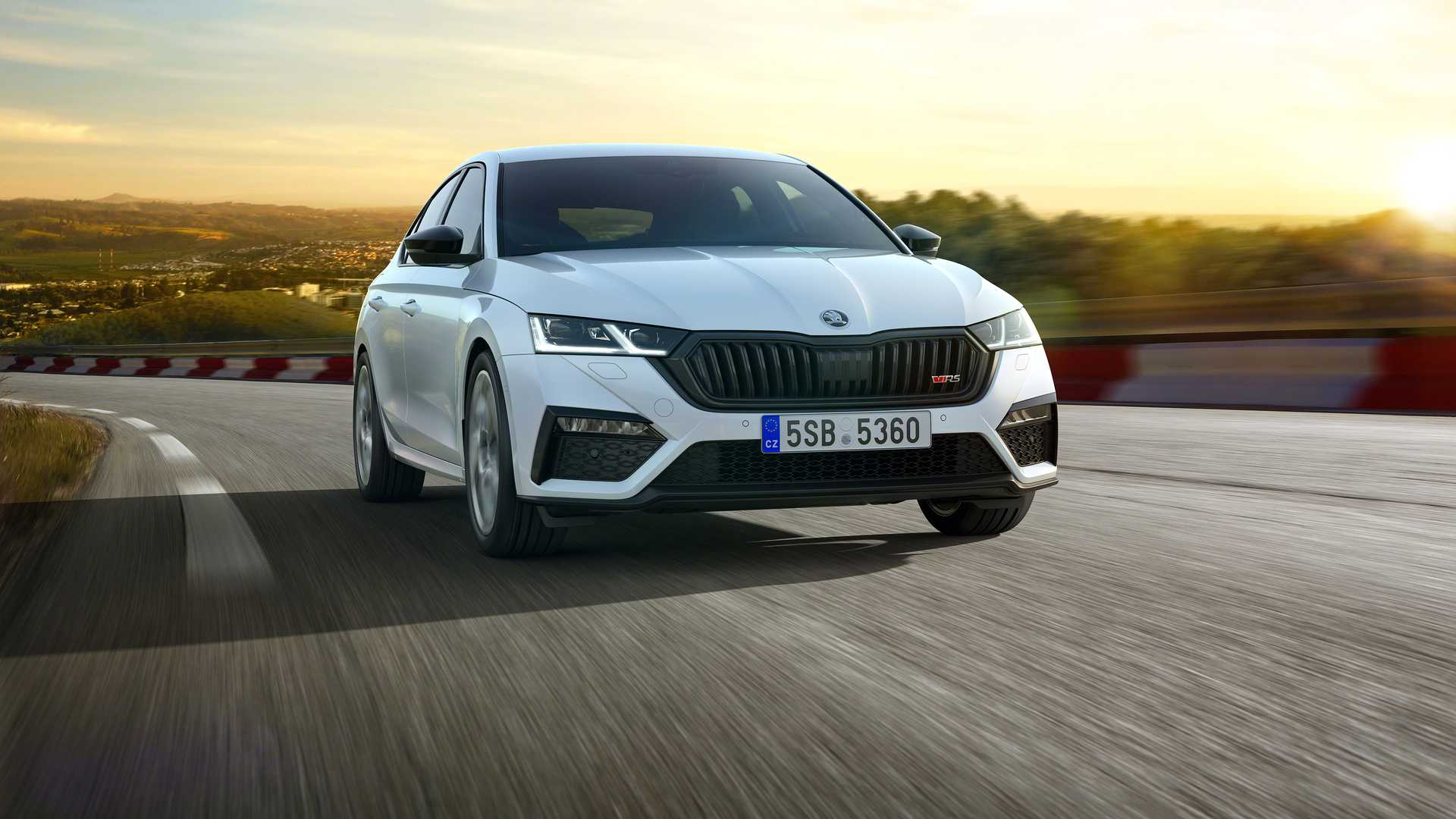 Skoda Octavia RS: para los 'papás' más deportivos y (ahora también) para  los más ecológicos