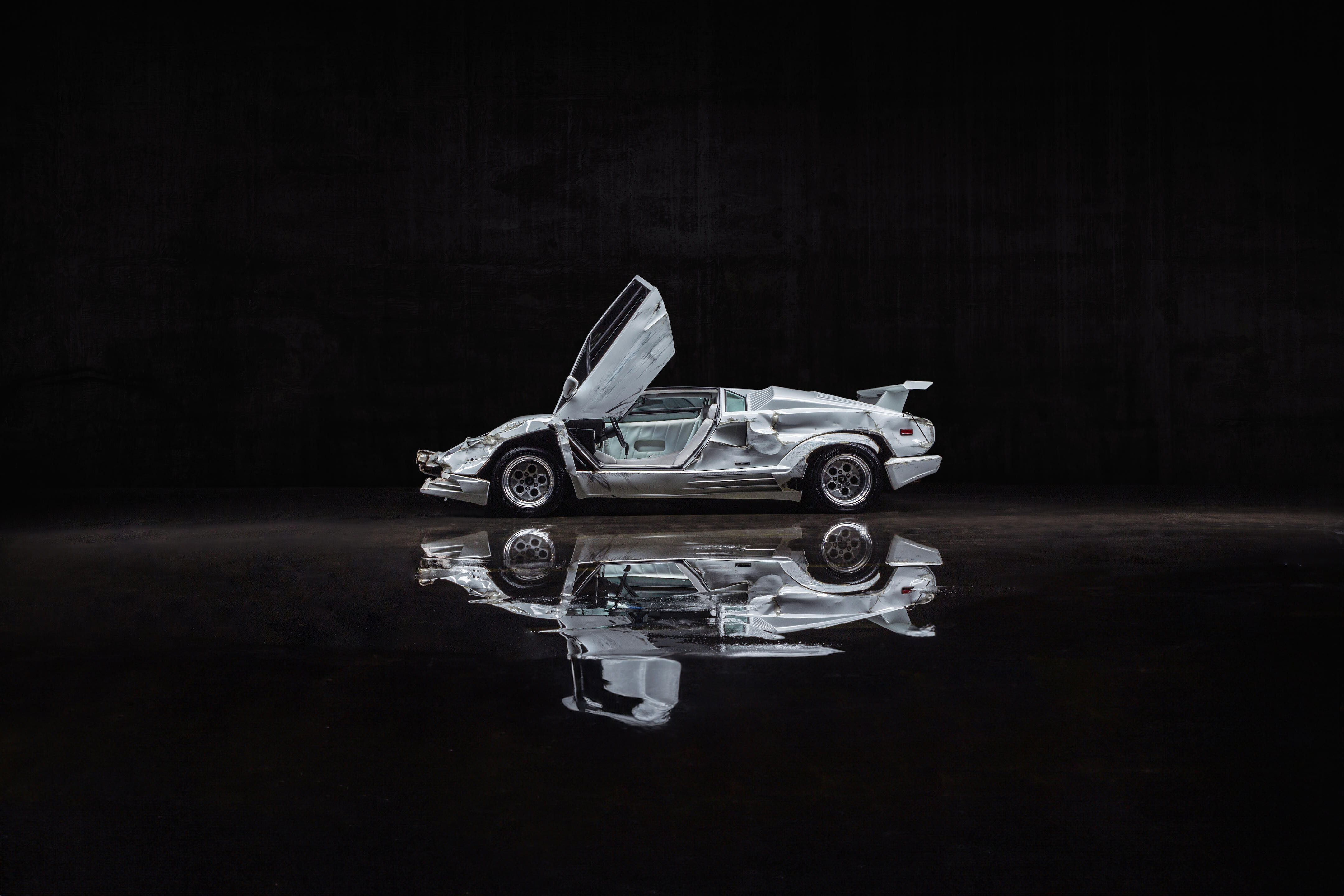 L'édition 25e anniversaire de Lamborghini Countach est prête à vendre aux  enchères, atteint 8 milliards