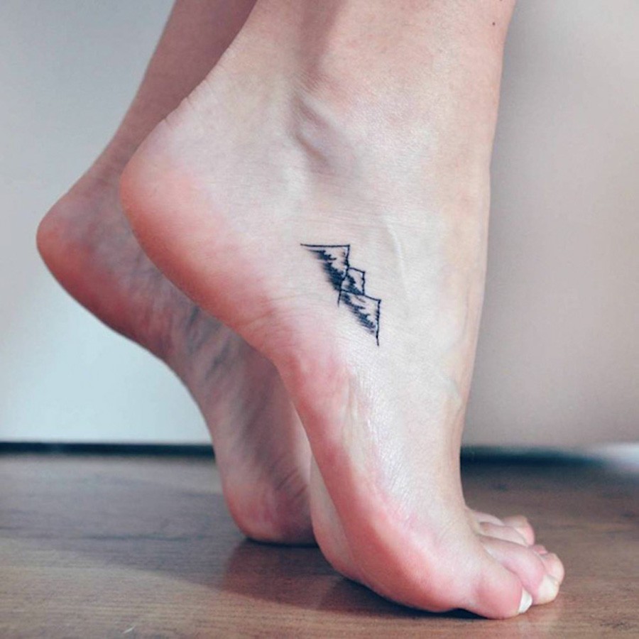 Tetovaže na stopalu - Page 2 Foottattoo-1