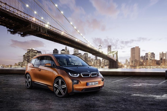 BMW i3 // po pričakovanjih BMW - BMW i3 ni vozilo za množice, temveč za tiste, ki hitro sprejemajo novitete.
