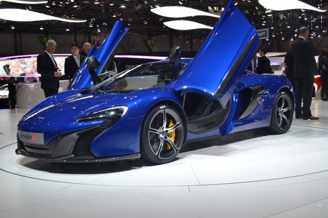 McLaren je predstavil enega izmed najlepših in najboljših modelov svojega razreda - McLaren 650S. <em>Foto: Nejc Kovačič</em>