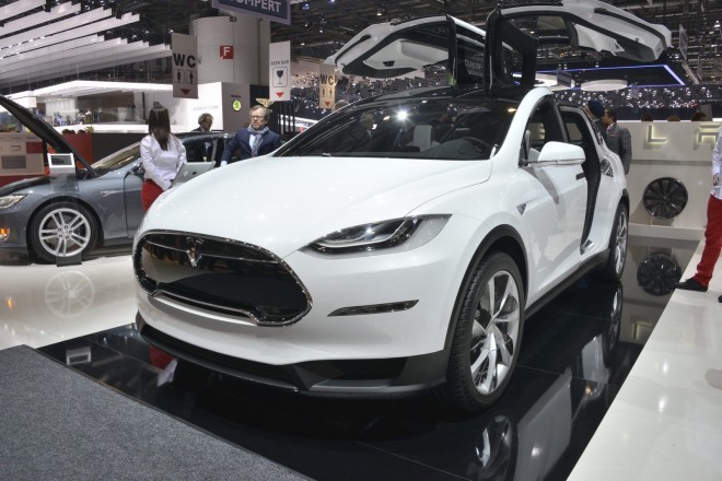 Tesla x sicer še v študijski obliki, je bil prvič predstavljen pred dobrima dvema letoma na salonu v Detroitu, ko je dvignila veliko prahu.