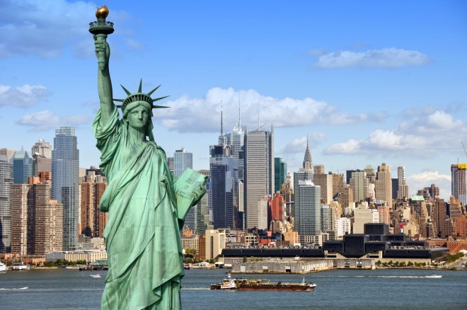 Kip svobode (''Statue of Liberty'') je darilo francoskega ljudstva ZDA ob njihovi
stoti obletnici neodvisnosti.