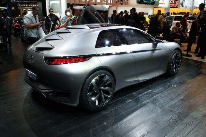 Pri Citroënu so letos prvič razstavni prostor znamke DS popolnoma ločili od citroënovega, kar skupaj z futuristično študijo DS divine označuje odmik prej omenjene blagovne znamke od matične.