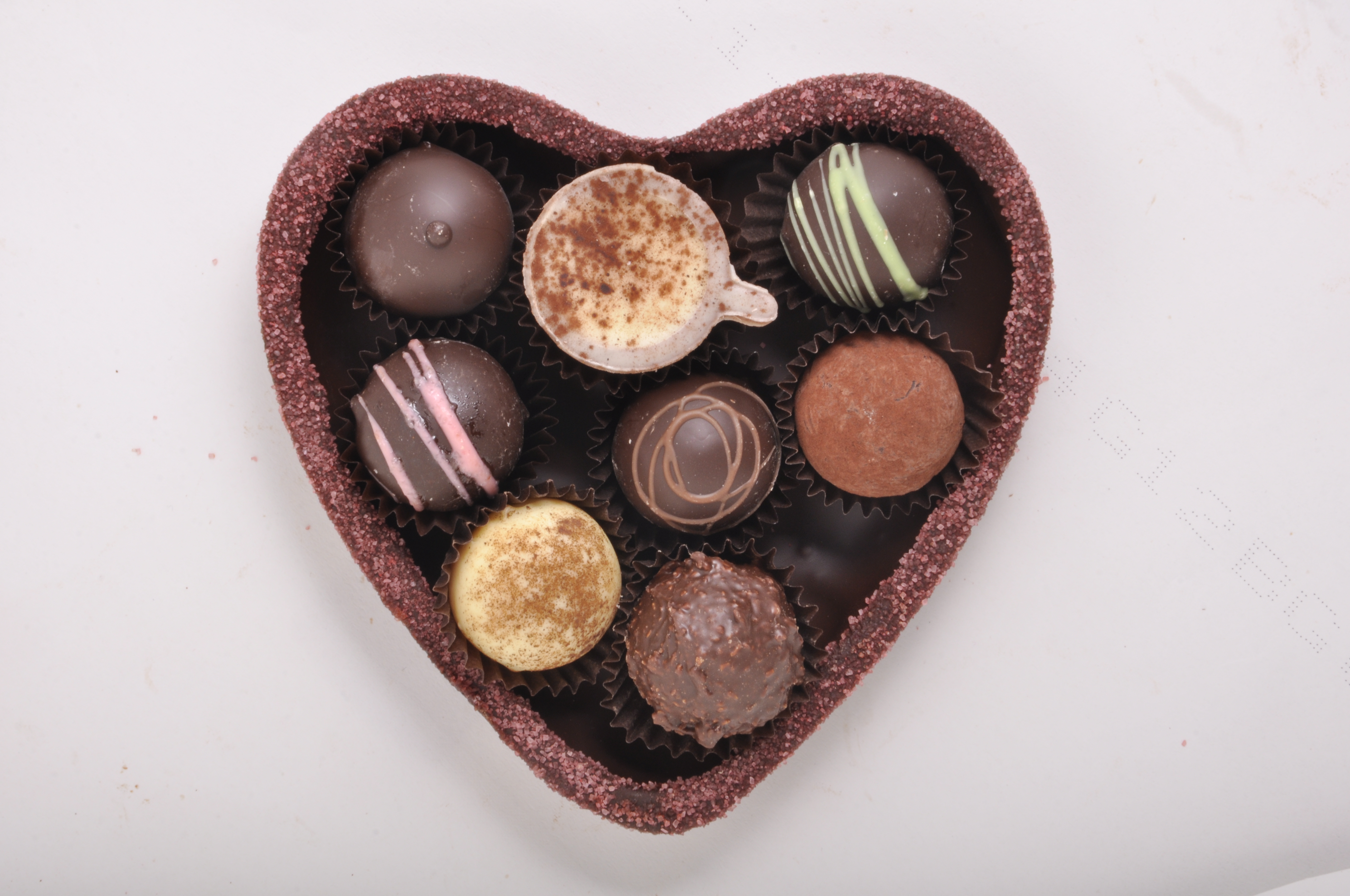 Heart with pralines, Cukrček.