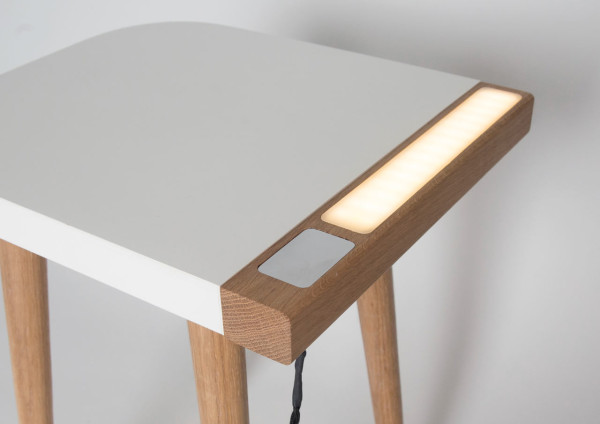 LUX Table: een nachtkastje met een verborgen troef: een tafellamp