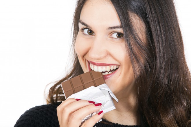 Čokolada kot učinkovito zdravilo proti kašlju in bolečemu grlu.