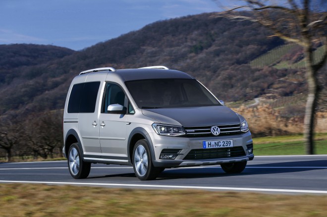 Z dodatki Alltrack - novi Volkswagen Caddy zares izstopa in se razlikuje od svojih civiliziranih bratov. Alltrack karakter mu zares pristoji.
