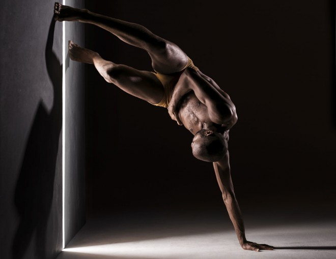 Alonzo King LINES Ballet je slovit ameriški ansambel sodobnega plesa, ki že od leta 1982 sledi edinstveni viziji umetniškega vodje.