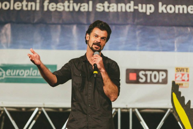 Scott Capurro, Marina Orsag, Aleksandar Perišić in Daniel Ryan Spaulding so doslej razkriti gostje odmevnega komičnega festivala. Le kaj še prihaja?