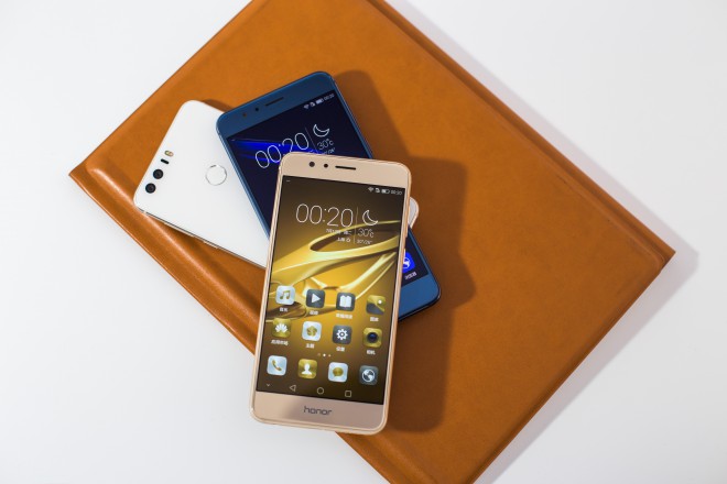 Honor 8 je kot po meri narejen za generacijo med 16 in 25 letom. Ti od pametnega telefona zahtevajo največ.