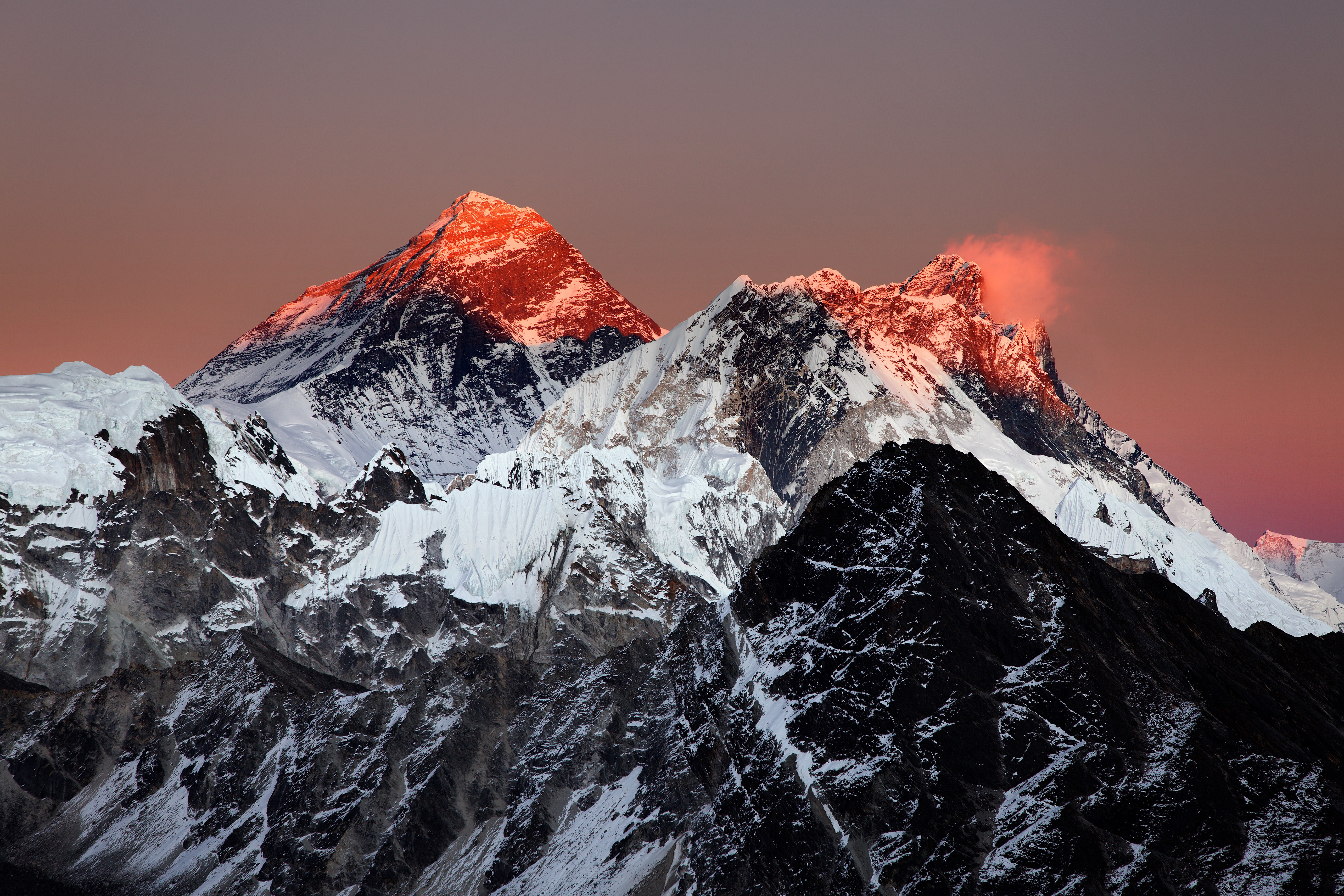 Высота эвереста высочайшая. Гора Эверест(Джомолунгма). Гора Эверест (Джомолунгма). Гималаи. Вершины: гора Джомолунгма (Эверест),. Джамалумба гора и Эверест.
