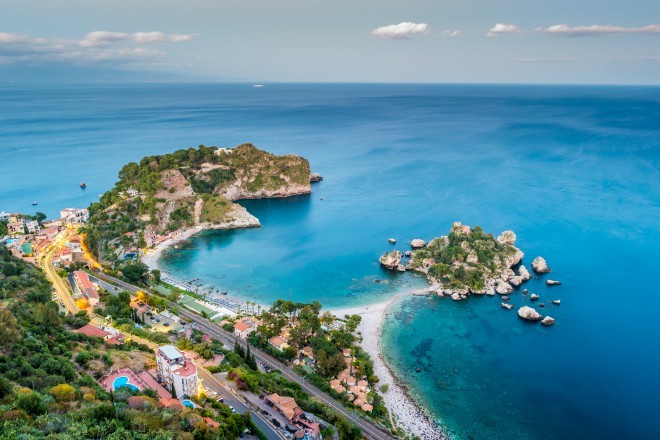 Foto: unsplash / Pláž Taormina