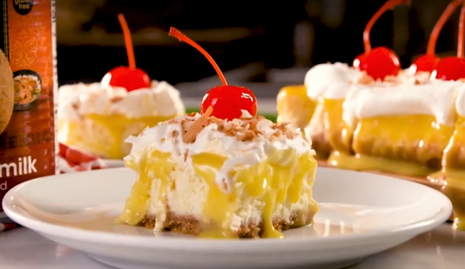 Rapsodija okusov: cheesecake iz pina colade in ananasove kreme