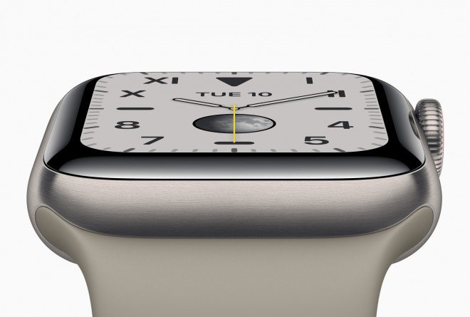 Apple Watch serije 5 v novem ohišju iz titana