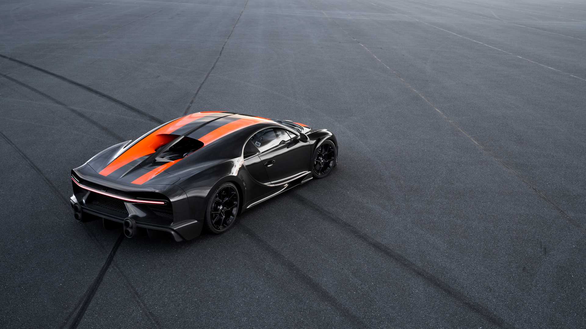 Bugatti Chiron Super Sport 300+: ta avtomobil 'piči' skoraj 500 km/h