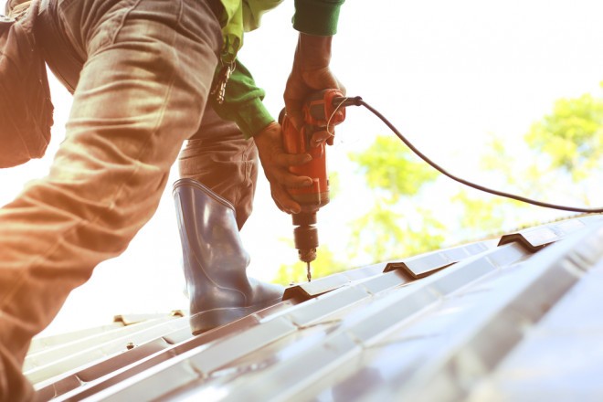 Workers on roofs or roofers are said to be the most unhappy. 