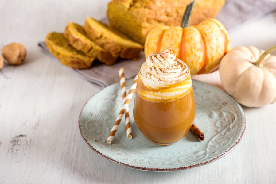 Przepis: Pumpkin Spice Latte – Najlepsza Jesienna Kawa | Magazyn Miejski