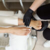 7 učinkovitih načinov kako odstranimo trdo in odmrlo kožo iz stopal