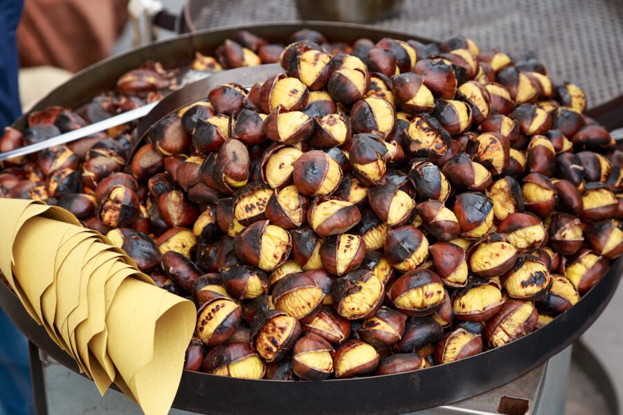 Cookist Wow - No more struggle when peeling chestnuts 🙌 Here're the best  tricks to make air fryer chestnuts