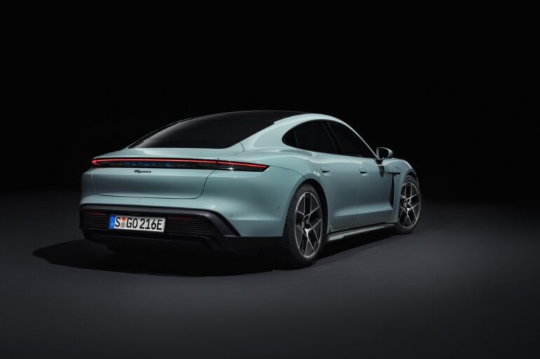 Porsche Taycan 2025