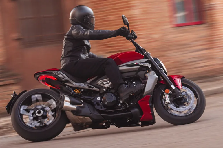 Ducati XDiavel V4